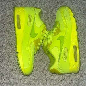 Neon on yellow - Nike Air Max 95
